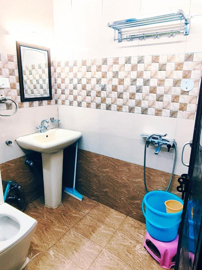 Hotel Holiday Dalhousie - Near Ghandhi Chowk Mall Road Dış mekan fotoğraf
