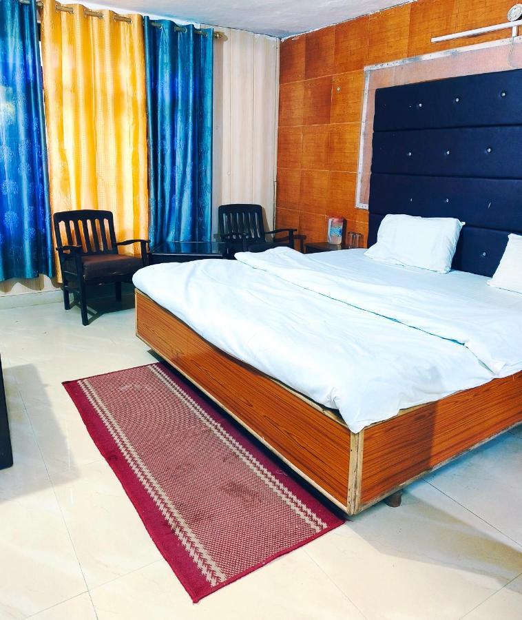 Hotel Holiday Dalhousie - Near Ghandhi Chowk Mall Road Dış mekan fotoğraf