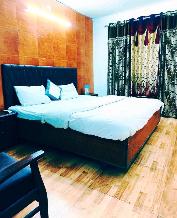 Hotel Holiday Dalhousie - Near Ghandhi Chowk Mall Road Dış mekan fotoğraf