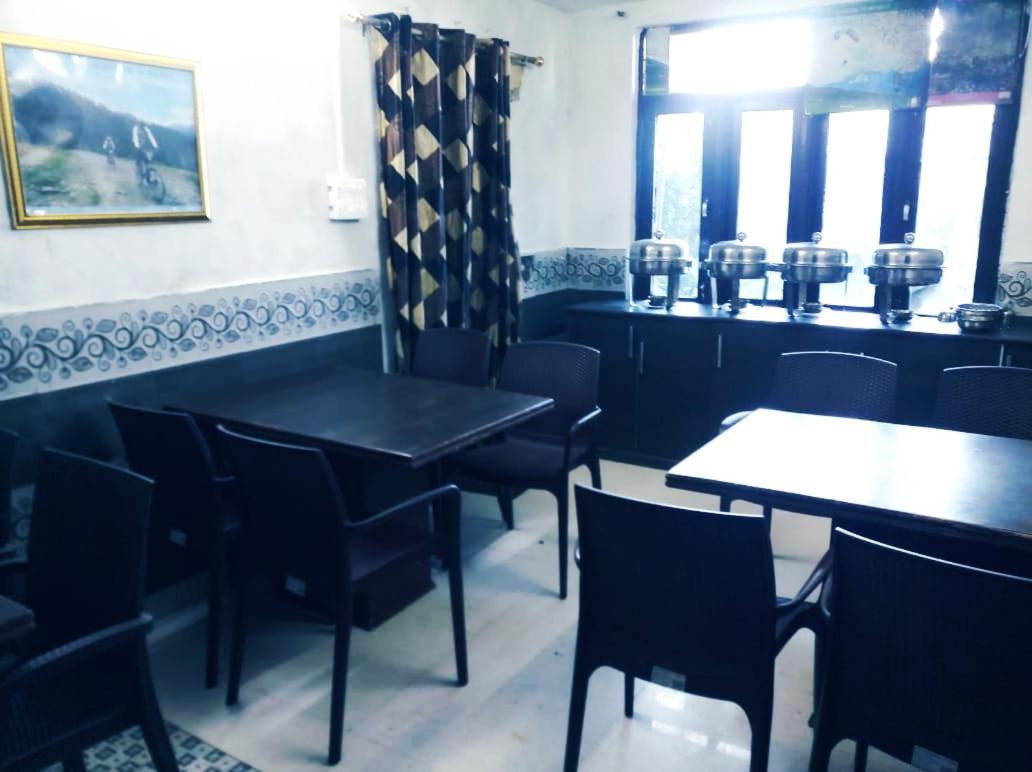 Hotel Holiday Dalhousie - Near Ghandhi Chowk Mall Road Dış mekan fotoğraf